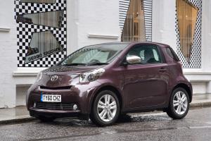 Toyota iQ '2011